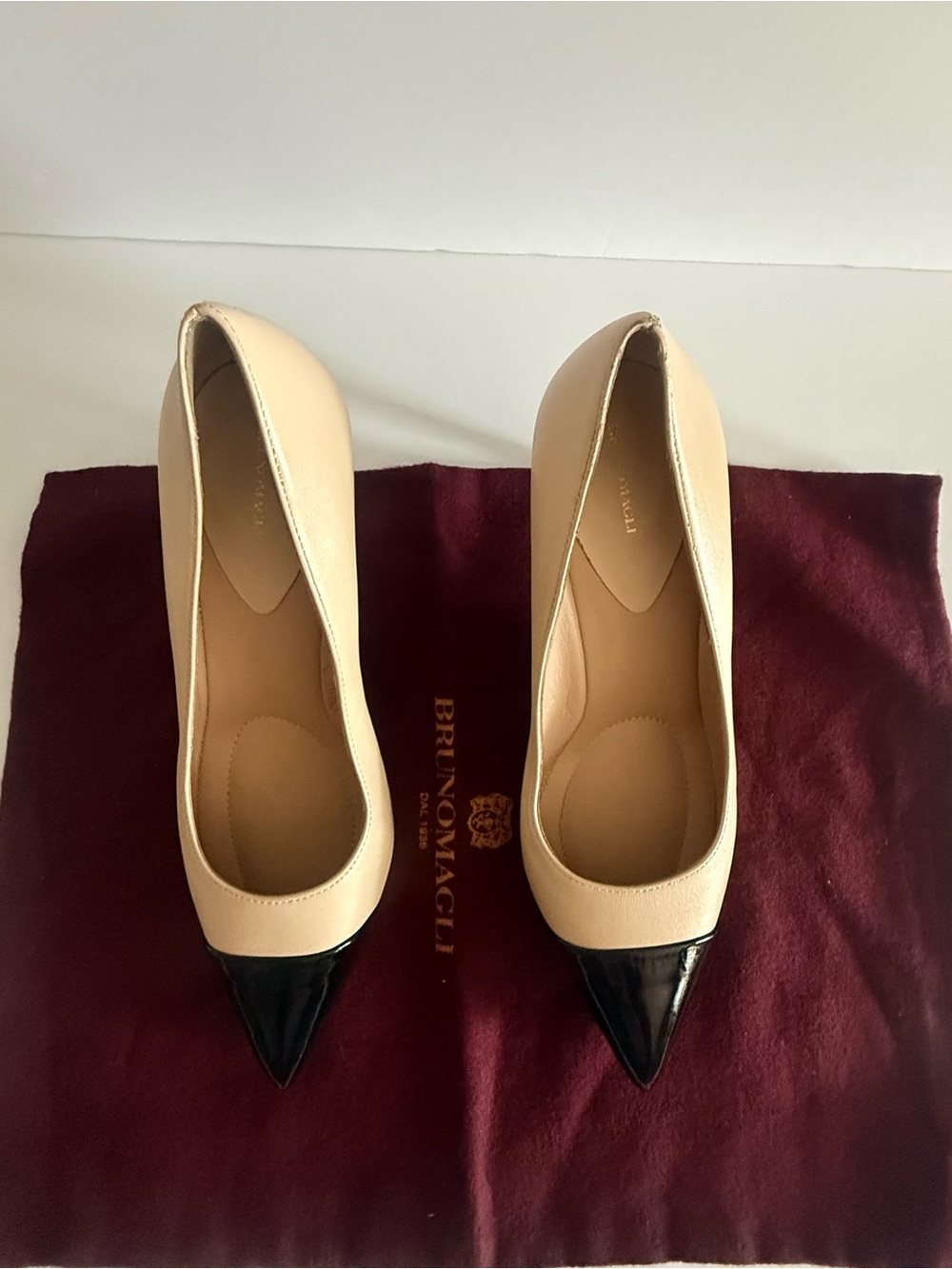Bruno Magli Two-Tone Beige and Black Pointed Toe Pumps size7.5
